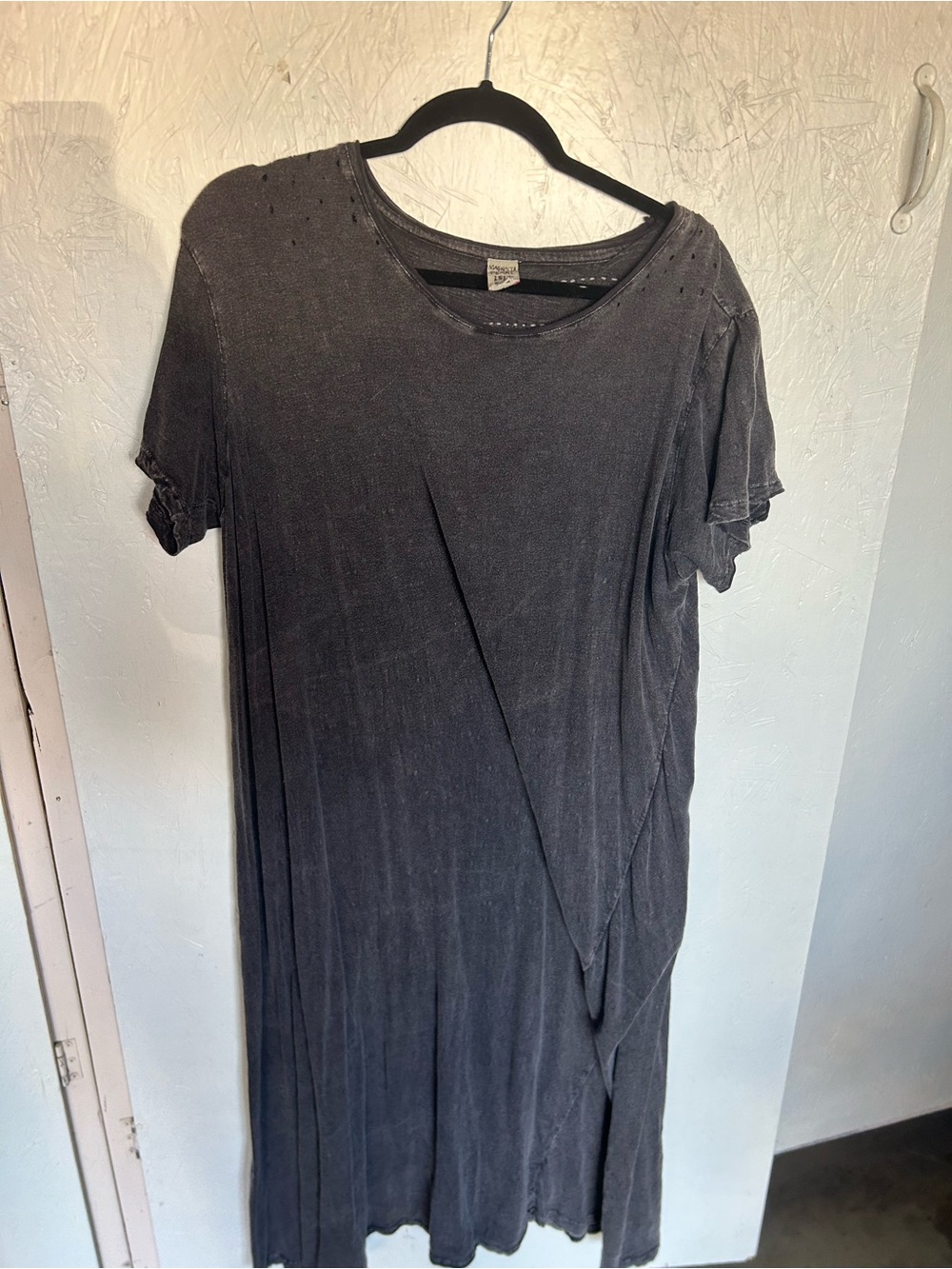 Magnolia Pearl Washed Charcoal Short Sleeve Tunic